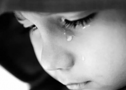 哭娃娃资料,探寻其背后的情感密码与治愈力量